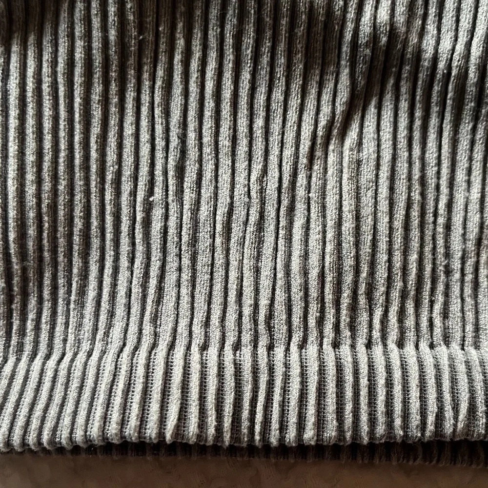 Ribbed Razor Back Tank - Picture 3 of 5